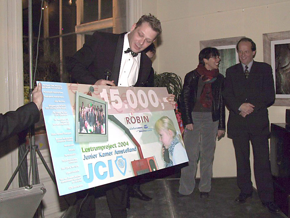 SdH maakt Cheque voor JK Amstelland